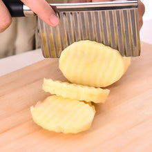 Load image into Gallery viewer, DIHE Wave Shaped Potato Cutter Stainless Steel Knife